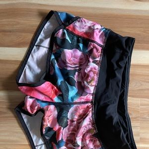 Lululemon floral short